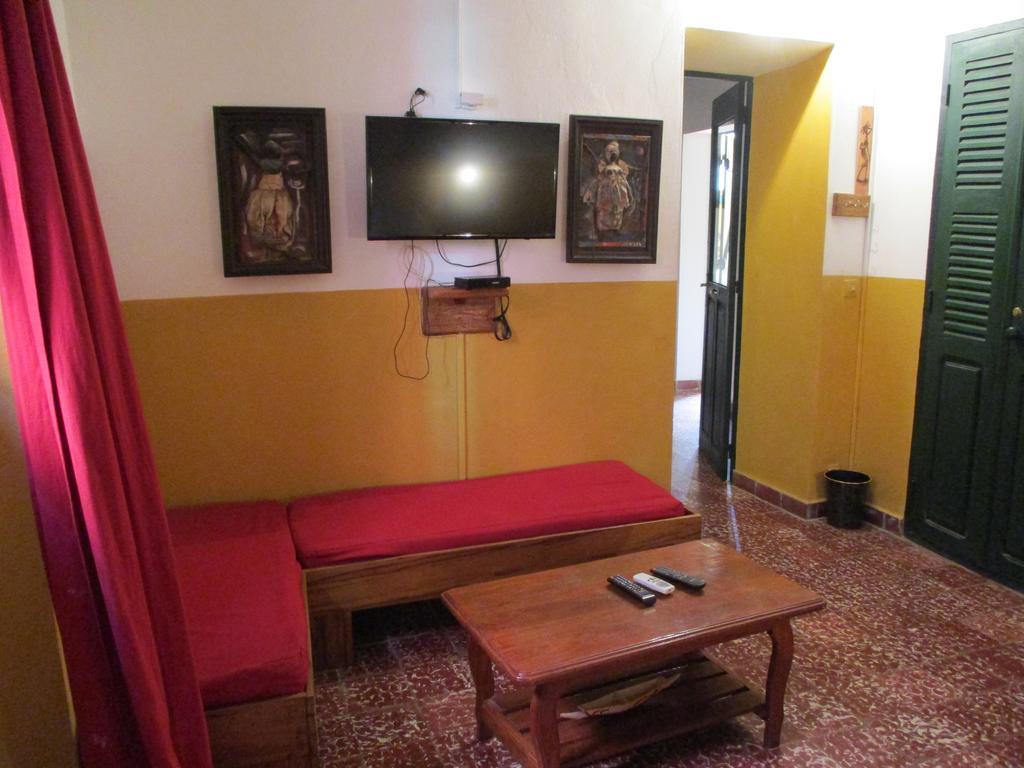 ホテル Chez Eric Gorée エクステリア 写真